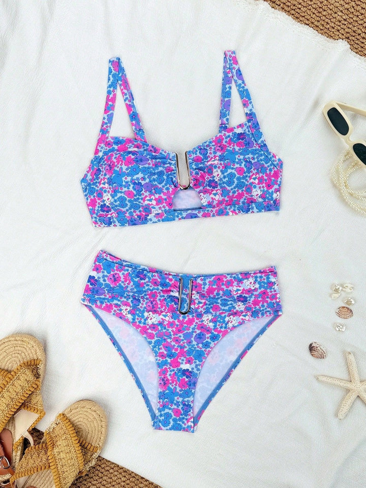 Women's Sporty Bikini with Floral Patterns and Metallic Accents Mune Fashion