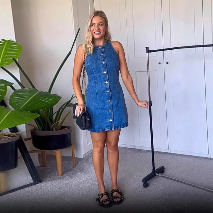 Women's Figure-hugging Sleeveless Denim Mini Dress with Center Button Placket Mune Fashion