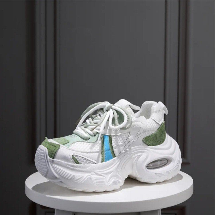 Women's sporty sneakers with stable cushioning and innovative design Mune Fashion