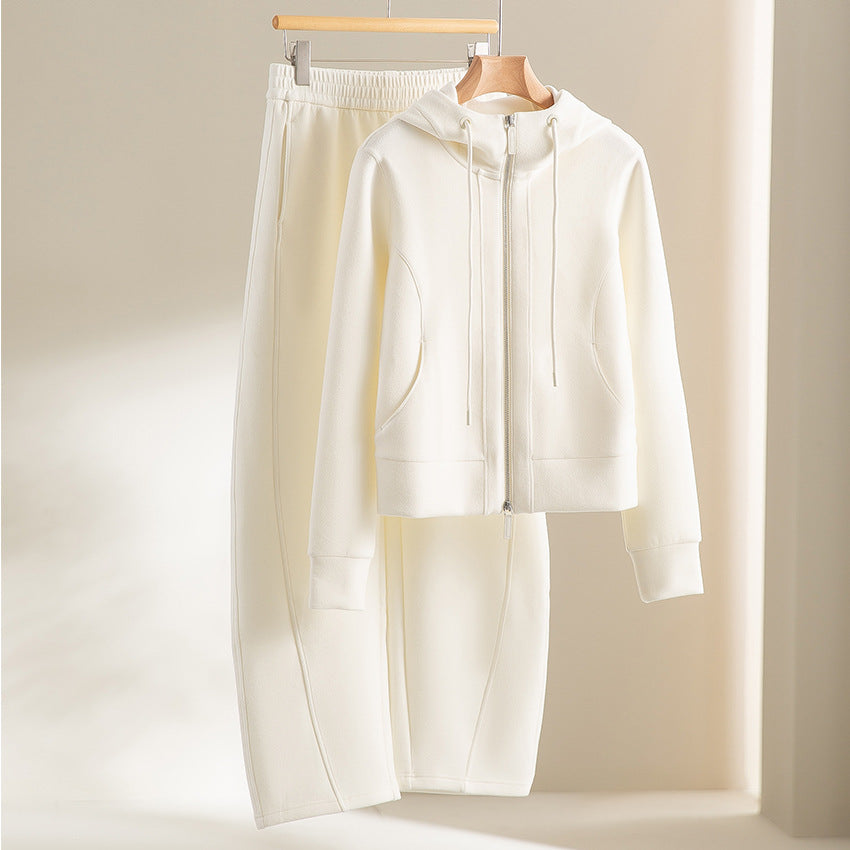 Women's Short Hoodie Jacket made of Sweat with full Two-way Zip and fitted Cut Mune Fashion
