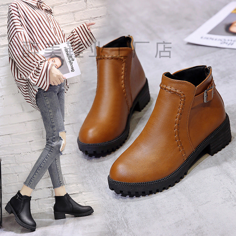 Ladies nan classic ankle-high ankle boots made of synthetic leather with a sturdy profile sole and decorative strap Mune Fashion