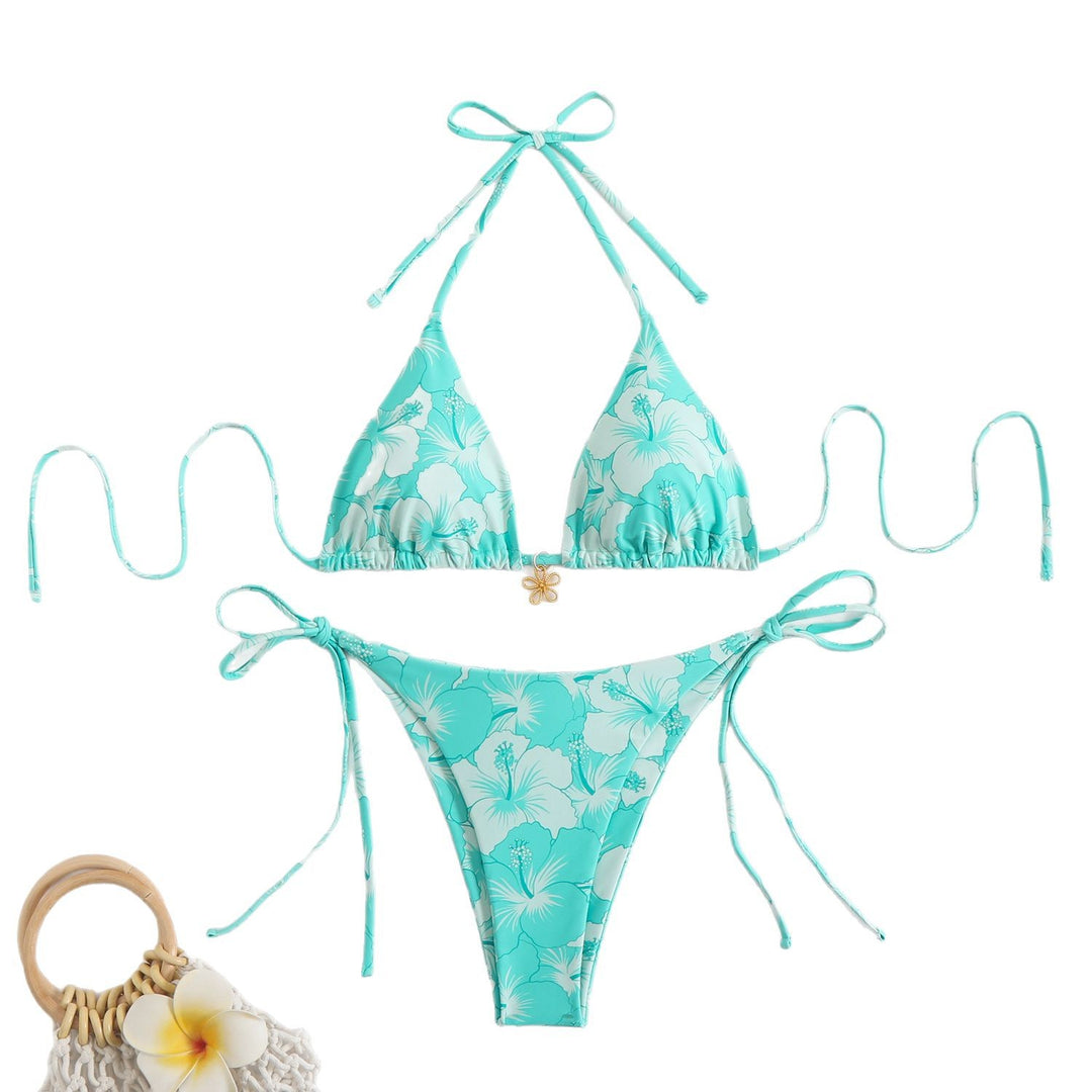 Ladies triangle bikini with delicate flower details Mune Fashion