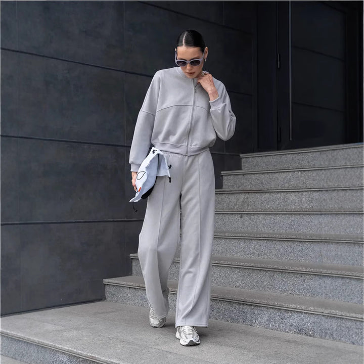 Women two-piece velour loungewear set with short zip hoodie and wide high-waist pants Mune Fashion