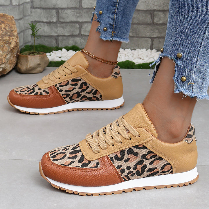 Women's sporty leopard print retro sneakers with padded comfort insole and contoured rubber sole Mune Fashion