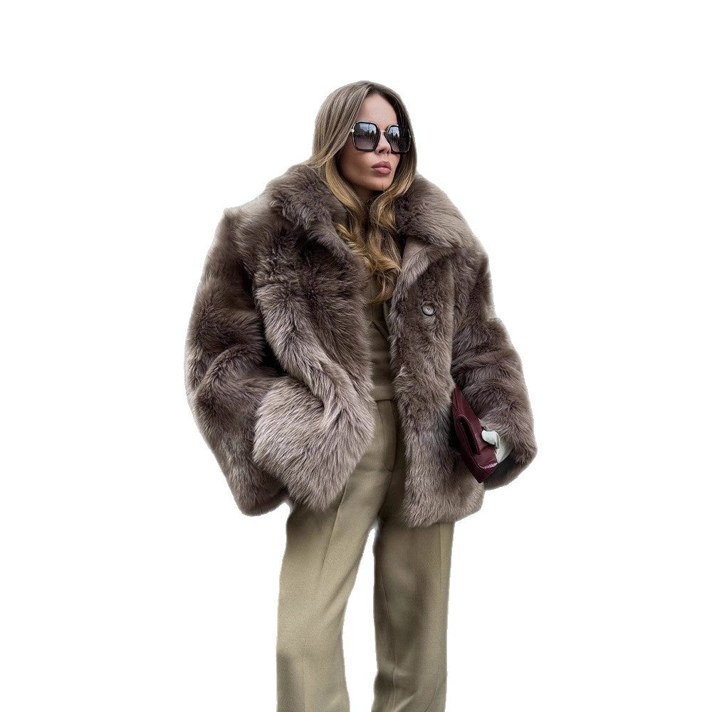 Women short coat made of luxurious faux fur with voluminous shawl collar and boxy silhouette Mune Fashion