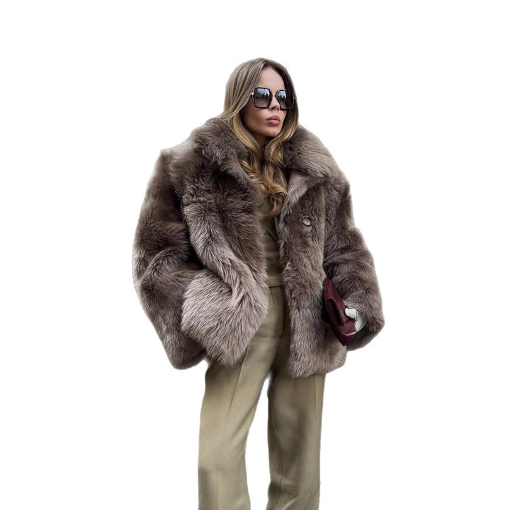 Women short coat made of luxurious faux fur with voluminous shawl collar and boxy silhouette Mune Fashion