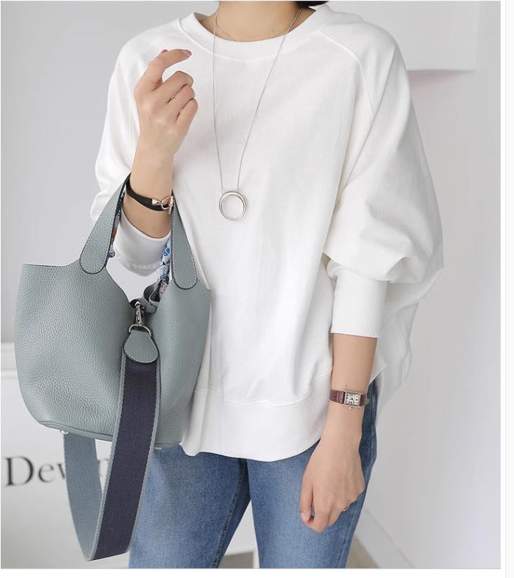 Women Oversize Sweatshirt with Raglan Sleeves, Rounded Hem and Side Slits Mune Fashion
