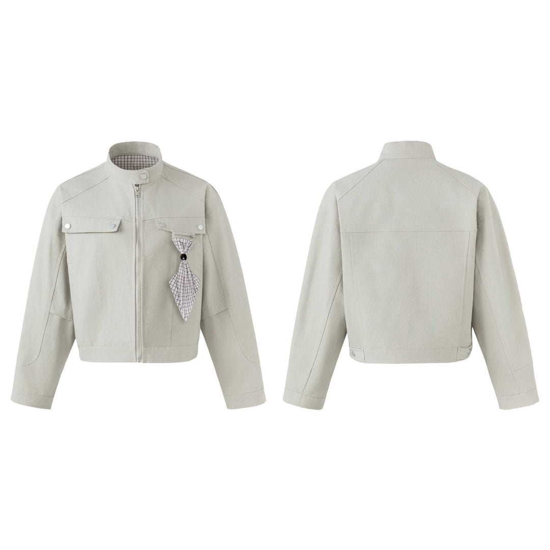 Women's short field-style blouson with stand-up collar, breast pockets, and detachable Mune Fashion pendant