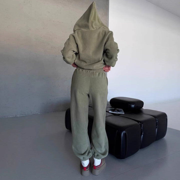 Women's cozy fleece hoodie and jogging pants lounge set with zip-up hood elastic waistband Mune Fashion