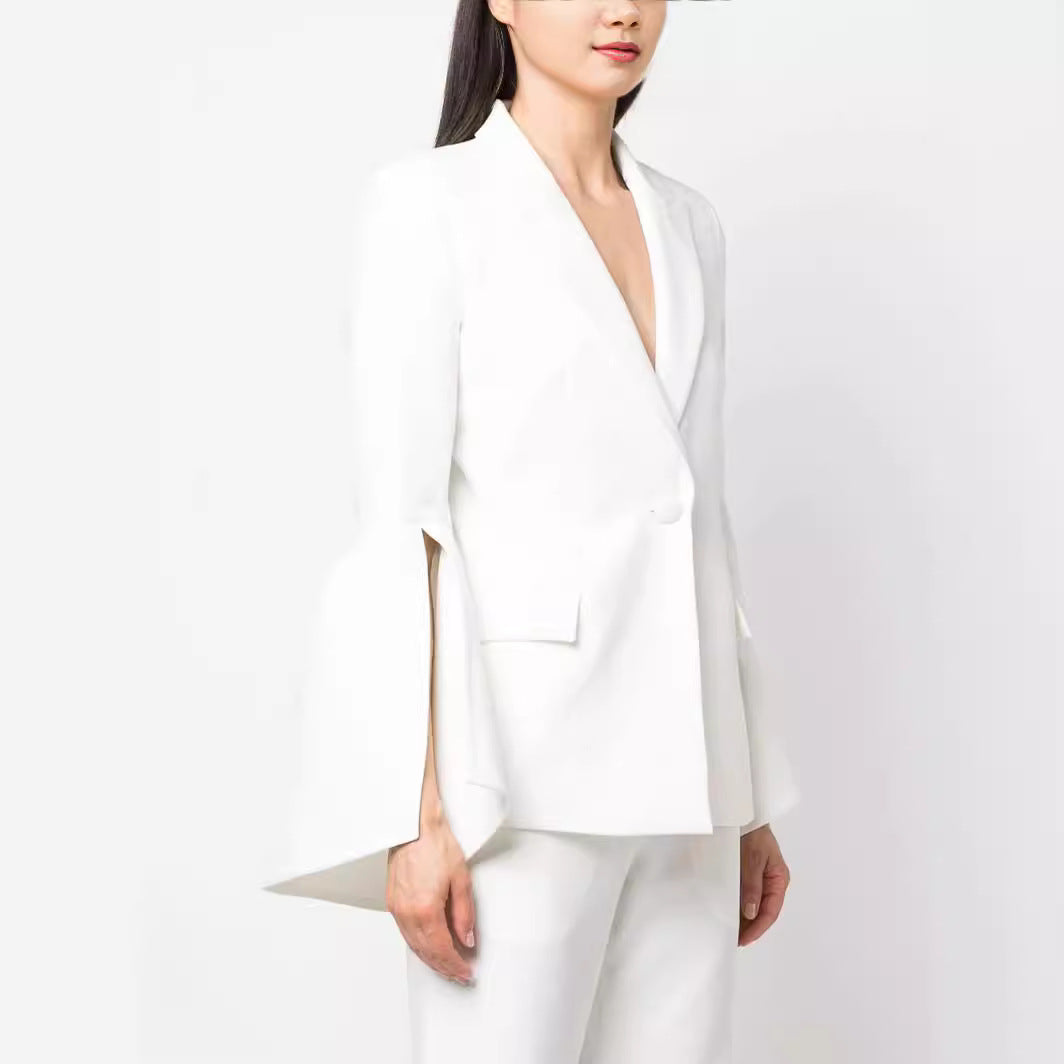 Ladies two-piece tailored suit with fitted single-breasted jacket and flared sleeve cuffs Mune Fashion