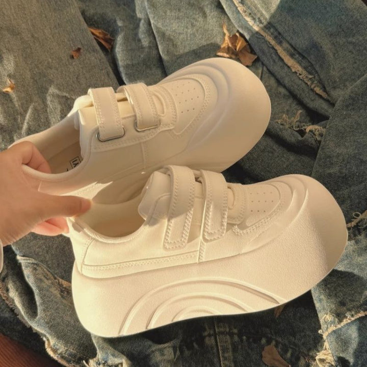Women Sustainable Sneakers with adjustable Velcro and cushioned sole Mune Fashion