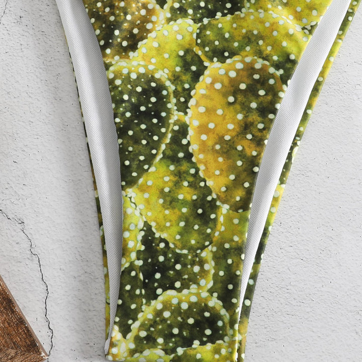 Ladies triangle bikini with playful pattern and adjustable ties Mune Fashion