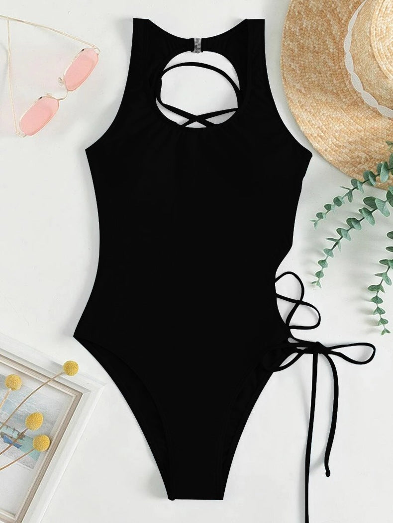 Women's one-piece swimsuit with sophisticated cut and lacing details Mune Fashion