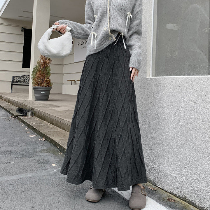 Ladies maxi skirt with sophisticated diamond pattern Mune Fashion