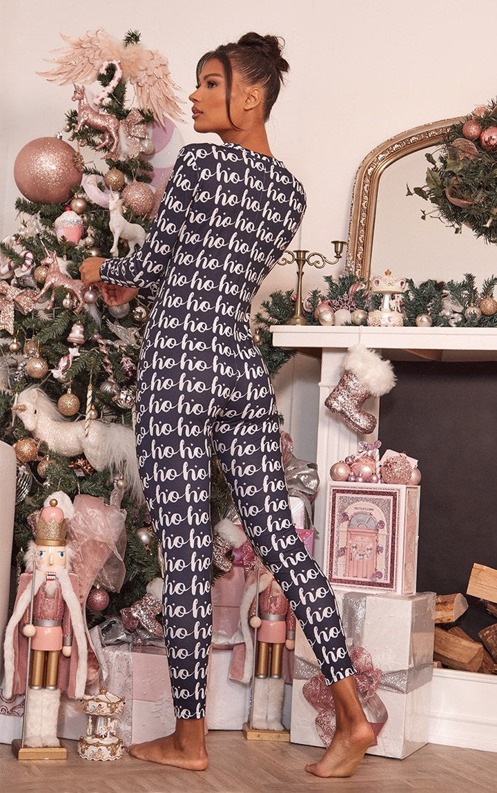 Women's Cozy Jumpsuit with Christmas Design and Long Sleeve Mune