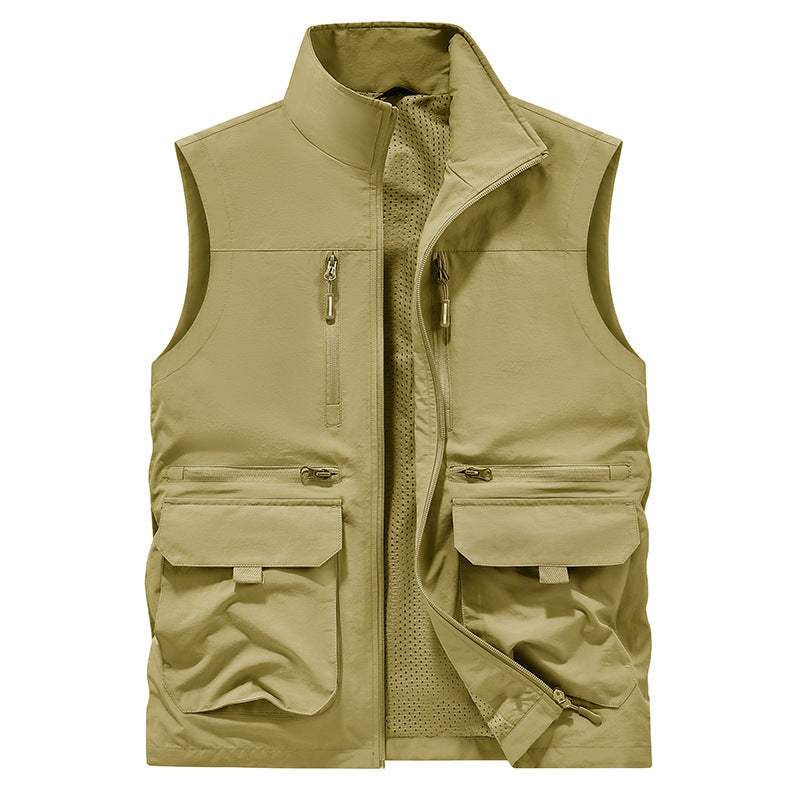 Men's multifunctional utility vest with zip pockets, applied flaps and breathable mesh lining Mune Fashion