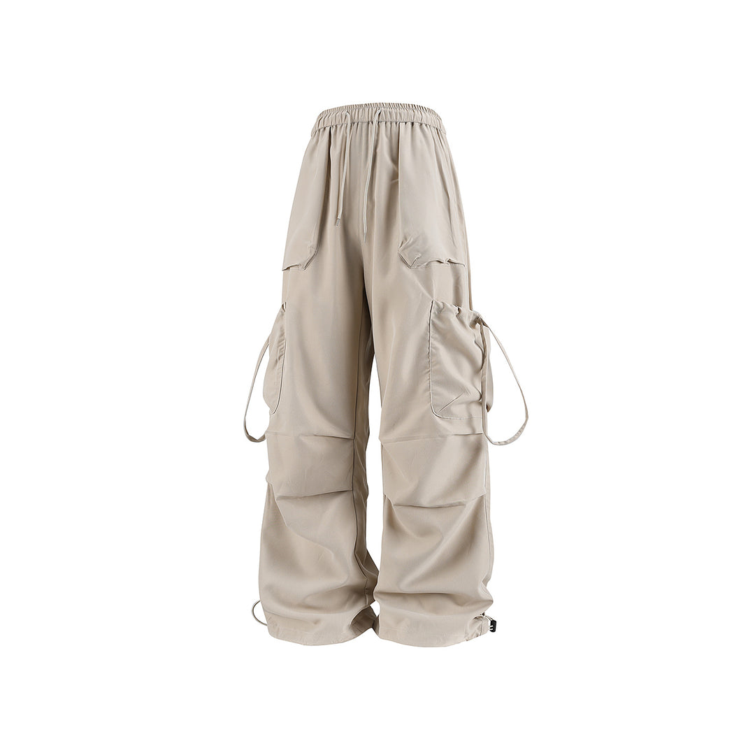 Men's Oversized Cargo Trousers in Baggy Utility Cut with Elastic Waistband, Flap Pockets and Adjustable Hem Closures Mune Fashion