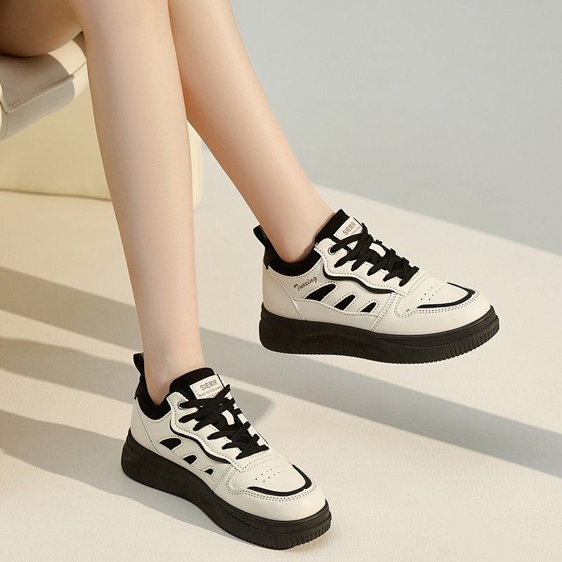 Ladies sporty training shoes with cushioned sole and breathable inserts Mune Fashion