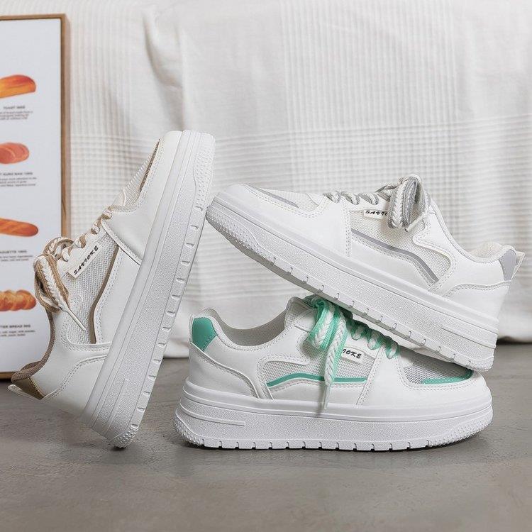 Ladies sporty sneakers with airy mesh surface and cushioning sole Mune Fashion