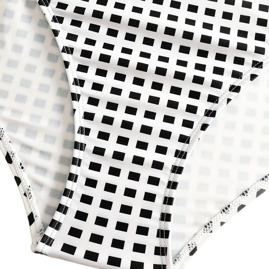 Ladies swimsuit set with ruffle details and elegant check pattern Mune Fashion