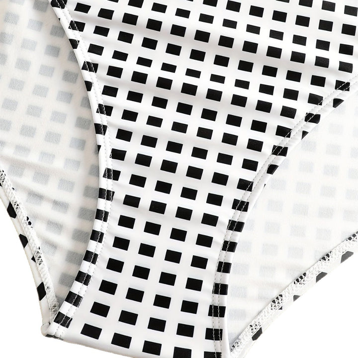 Ladies swimsuit set with ruffle details and elegant check pattern Mune Fashion