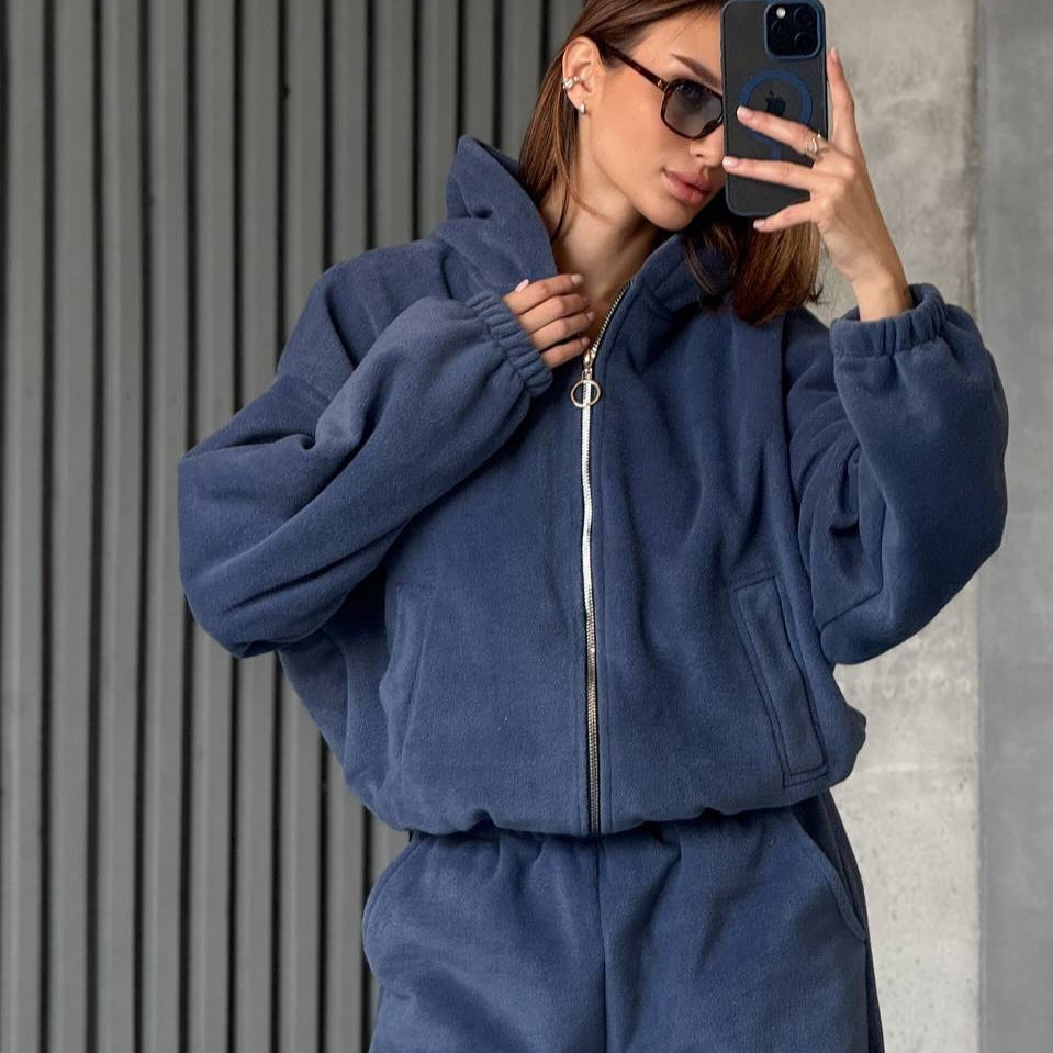 Women's Plush Loungewear Set with Zipper Hoodie and High-Waisted Jogging Pants Mune Fashion