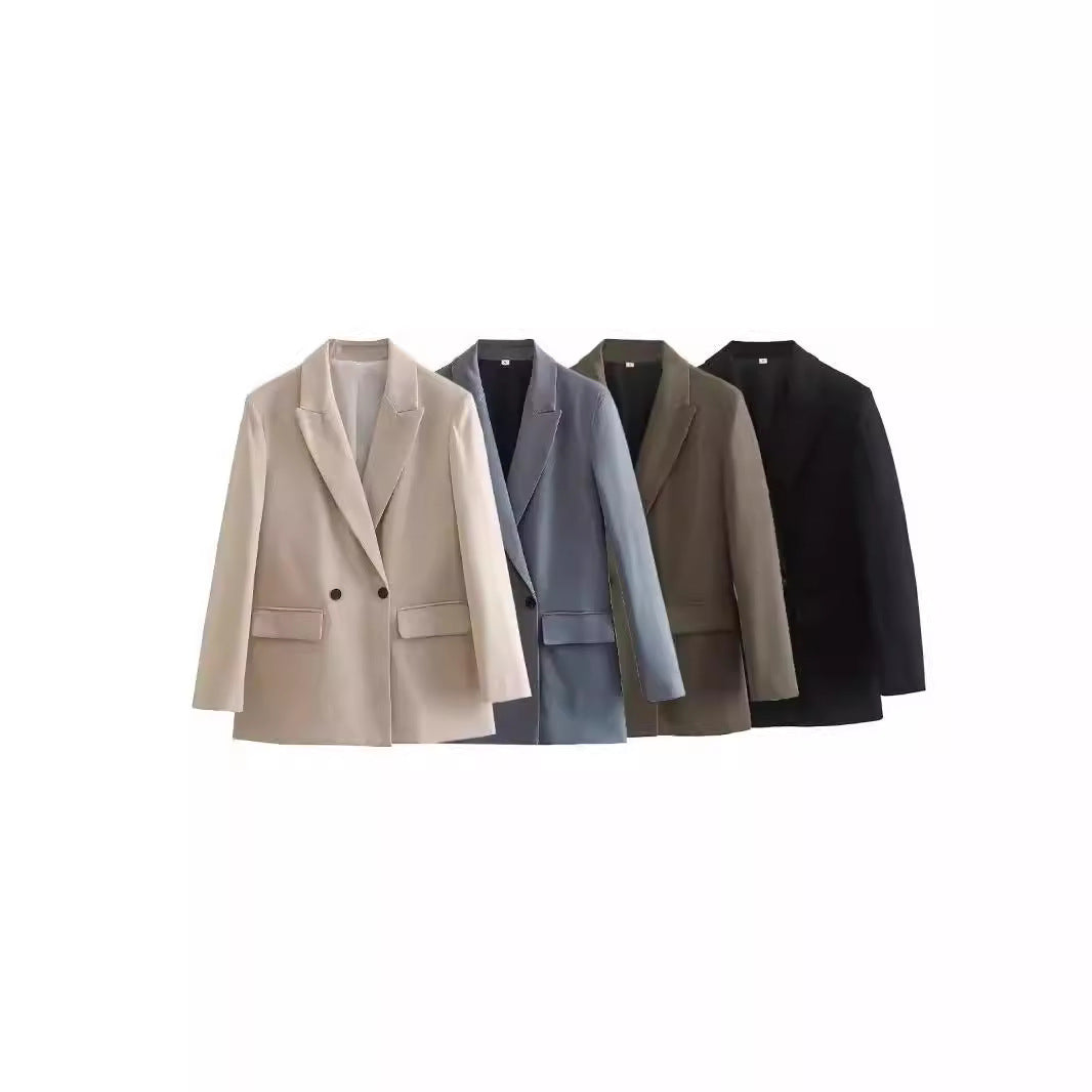 Women's tailored double-breasted blazer with pointed lapels, flap pockets, and light lining Mune Fashion