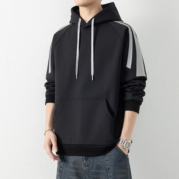 Men's hoodie with raglan sleeves, kangaroo pocket and contrast stripes Mune Fashion