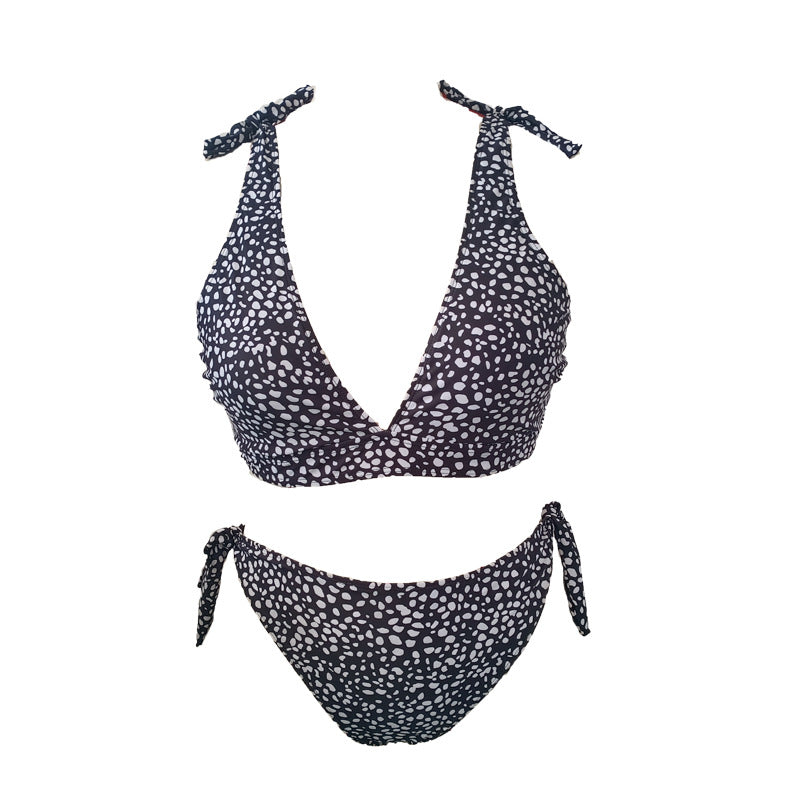 Women's Triangle Bikini with Adjustable Straps and Band Mune Fashion