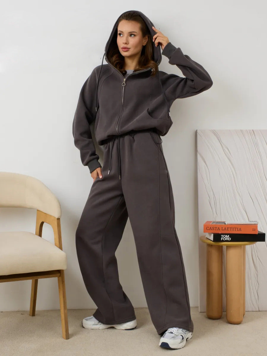 Women's Oversize Zip Hoodie with Kangaroo Pocket and High-Cut Sweatpants with Wide Leg Design Set Mune Fashion