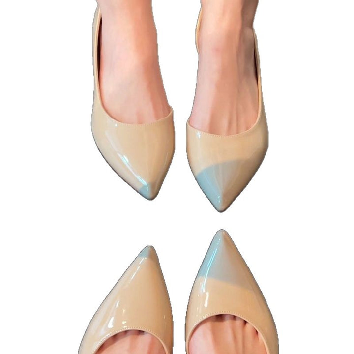 Ladies patent ballet flats with pointed toe shape and elegant D'Orsay silhouette Mune Fashion