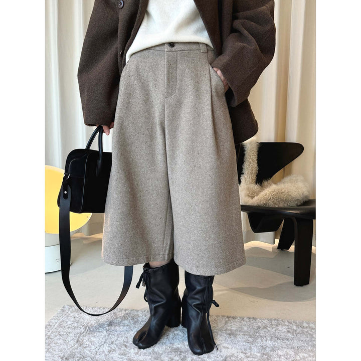 Women High-Waisted Culotte Pants made of Wool Blend with Pleat Mune Fashion