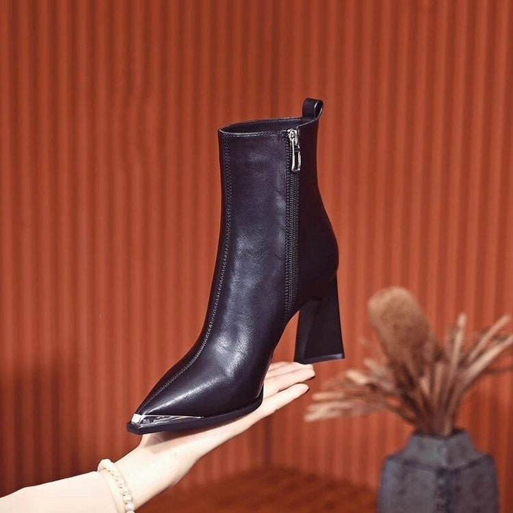 Women's Elegant Ankle Boots with Pointed Toe and Zipper Mune Fashion