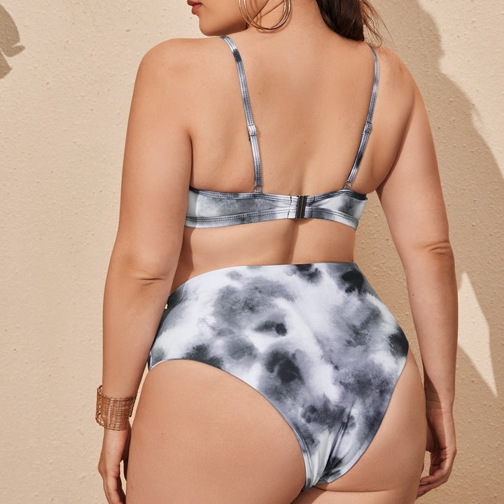 Ladies Bikini Set with modern cut and playful straps Mune Fashion