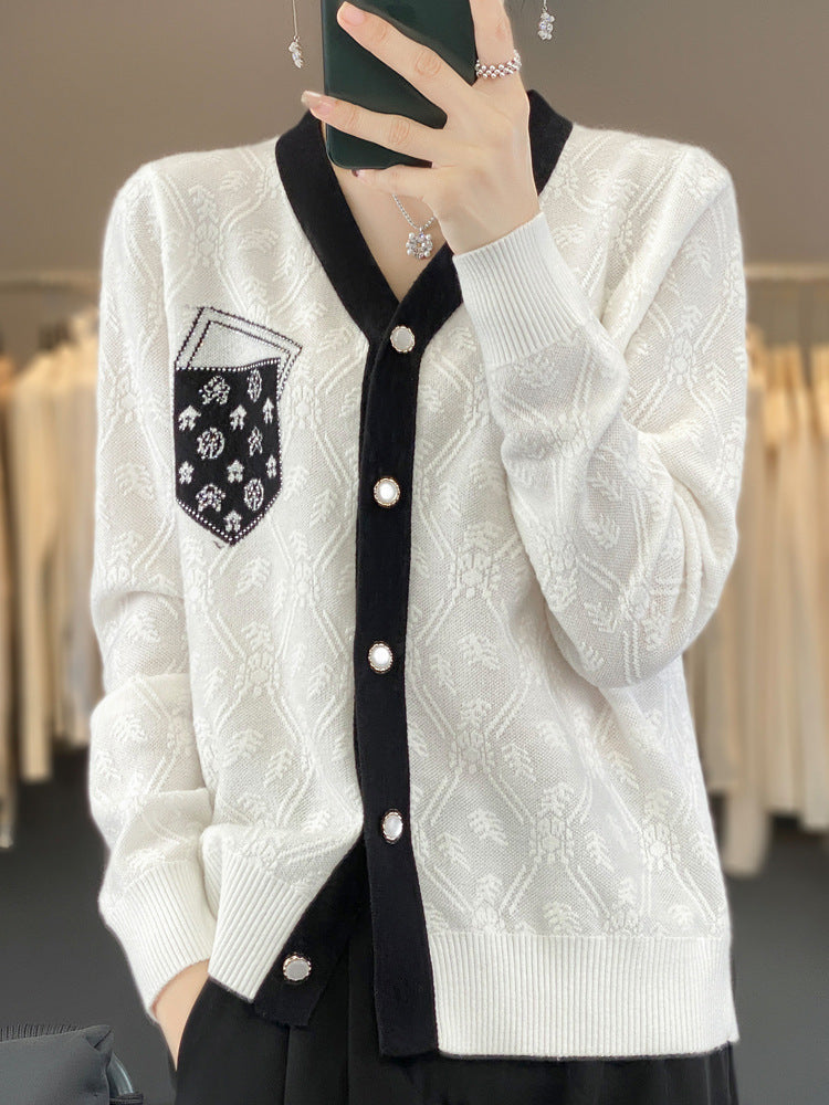 Women's Short-Cut V-Neck Cardigan with Pearlescent Buttons and Contrasted Breast Pocket Mune Fashion