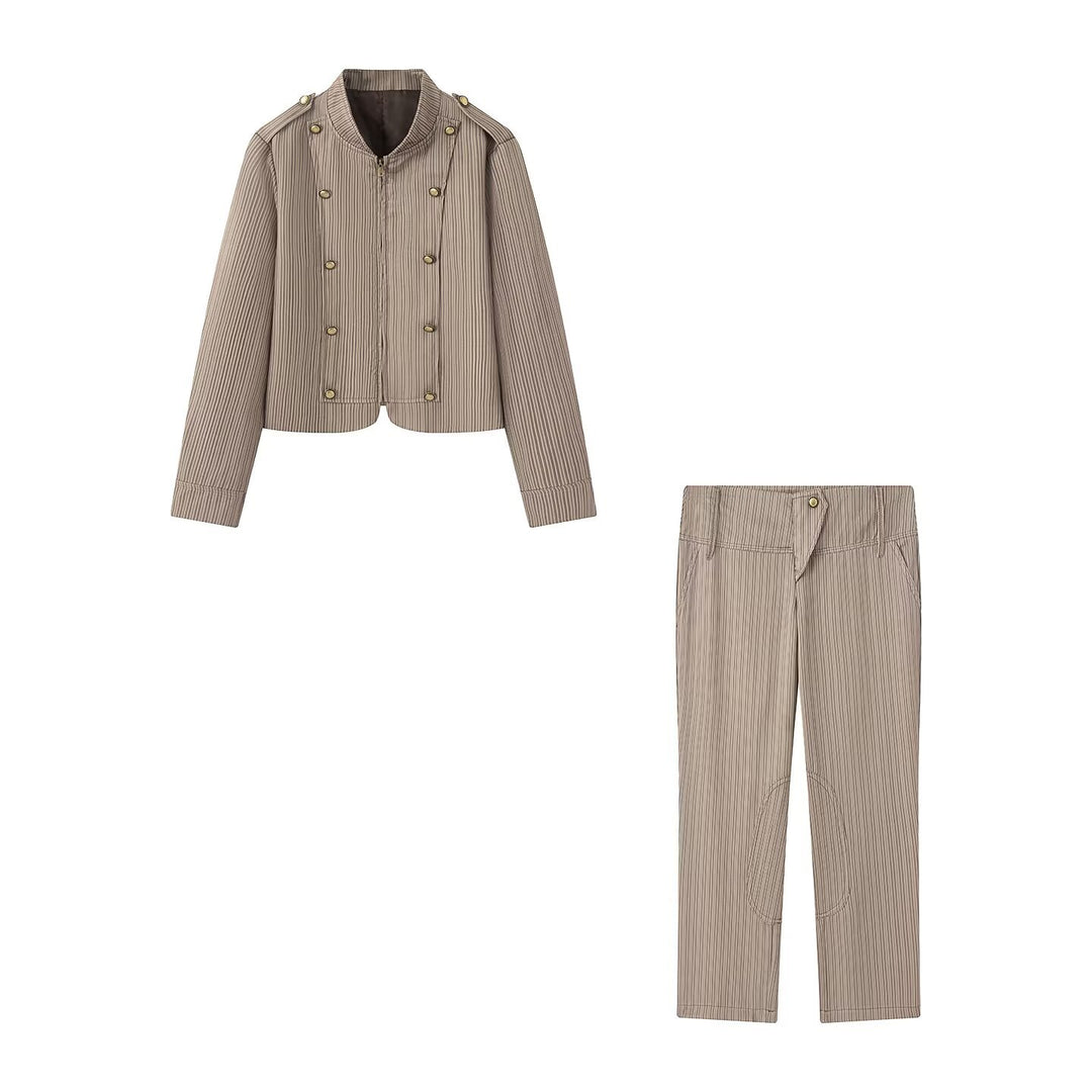 Women's short jacket in military style with stand-up collar and decorative button row Mune Fashion