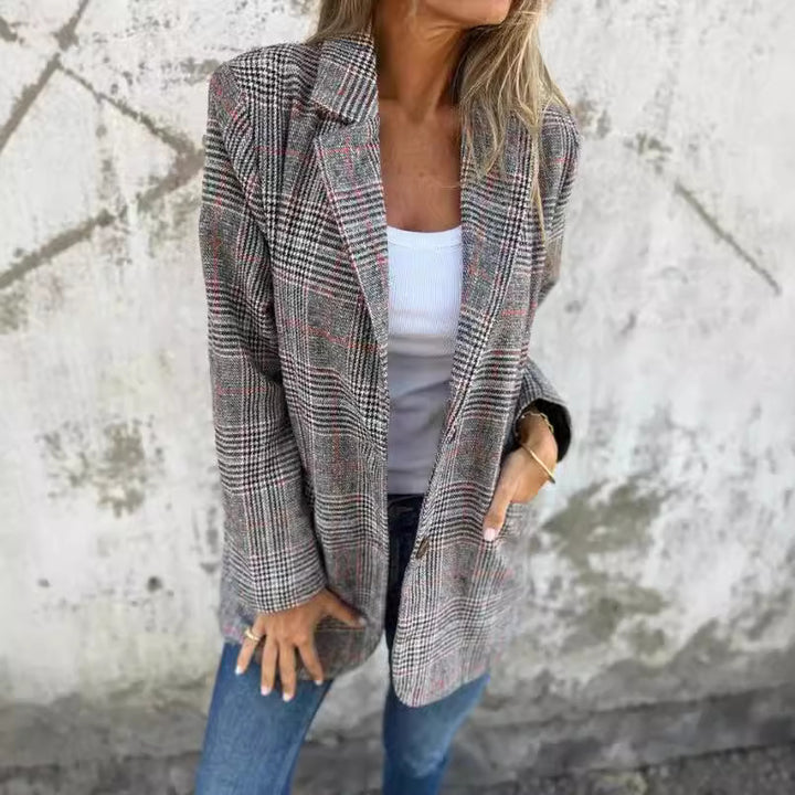 Women's oversized plaid blazer with lapel collar and patch pockets Mune Fashion
