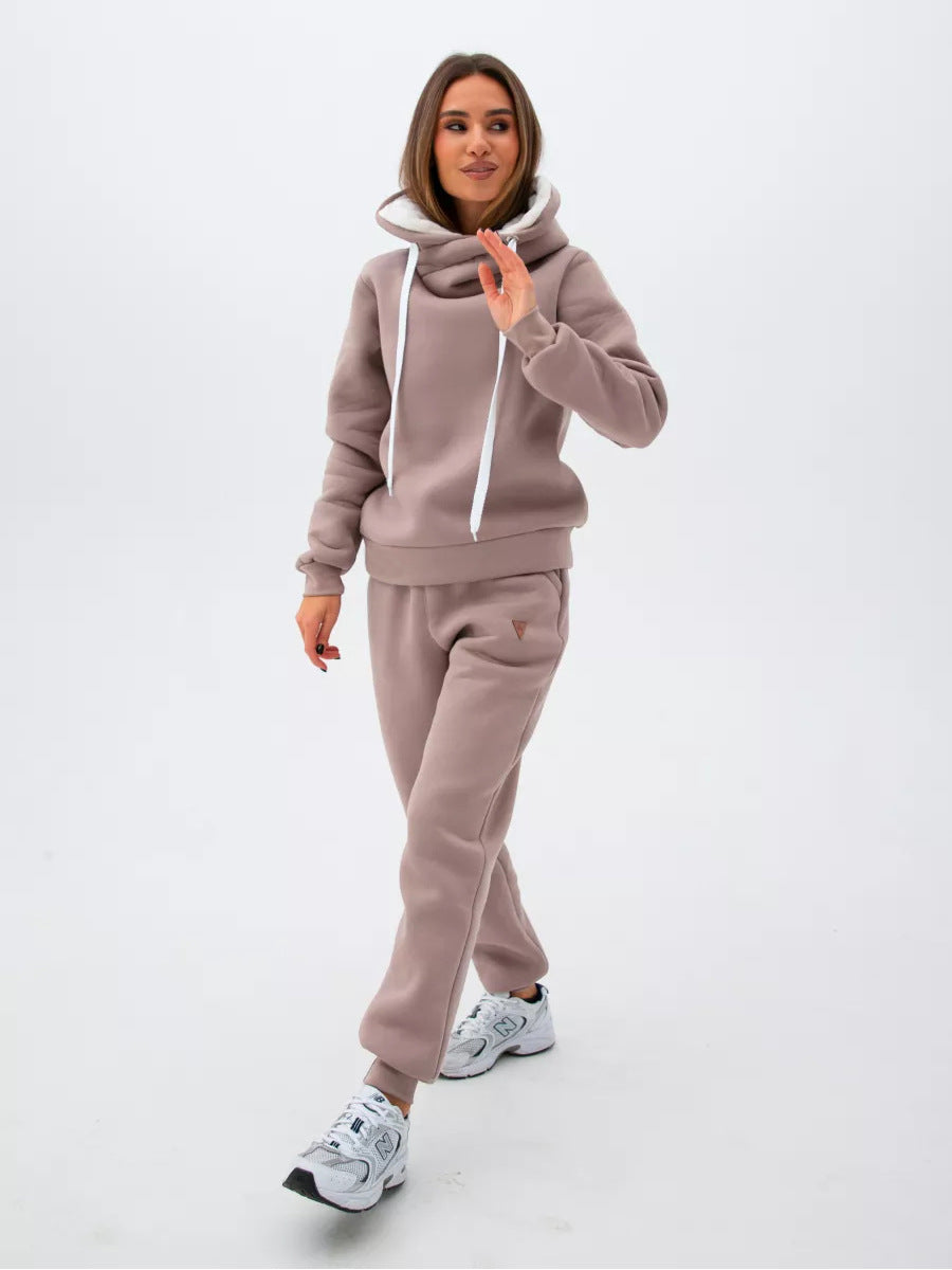 Women’s loungewear set with shawl collar hoodie and tailored joggers Mune Fashion