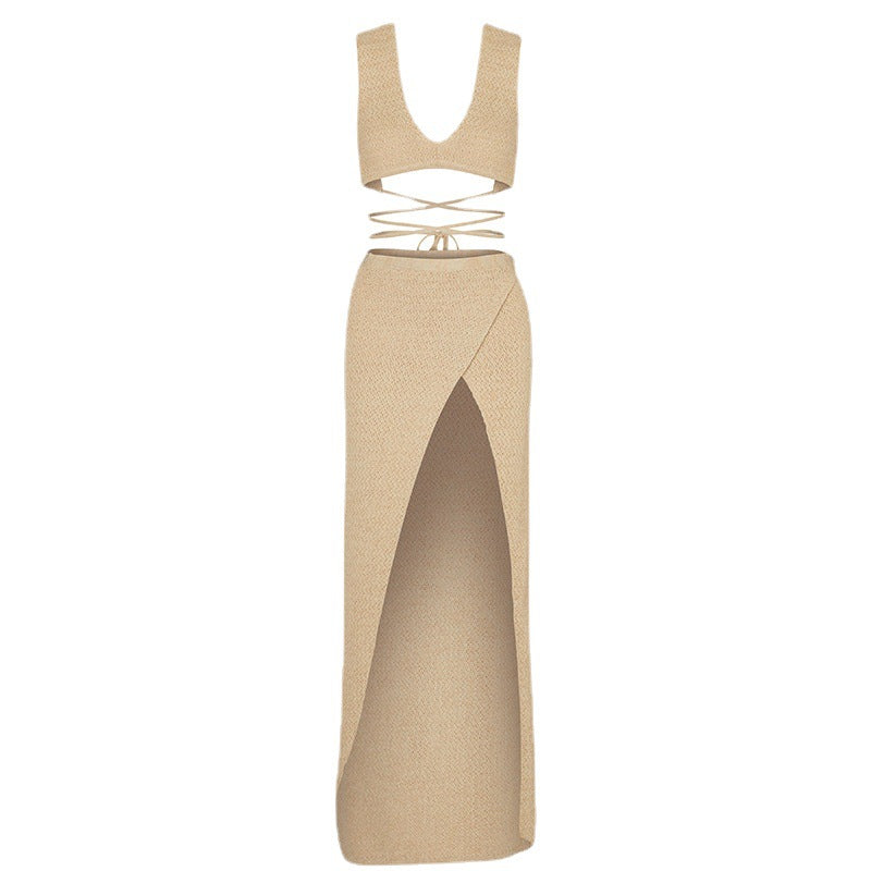 Ladies elegant dress with deep slit and playful straps Mune Fashion