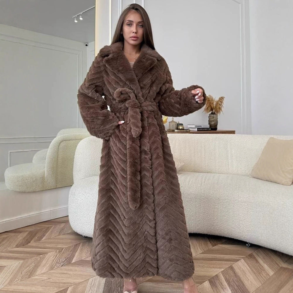 Women's Maxi Faux Fur Coat with Hood and Chevron Quilting Mune Fashion
