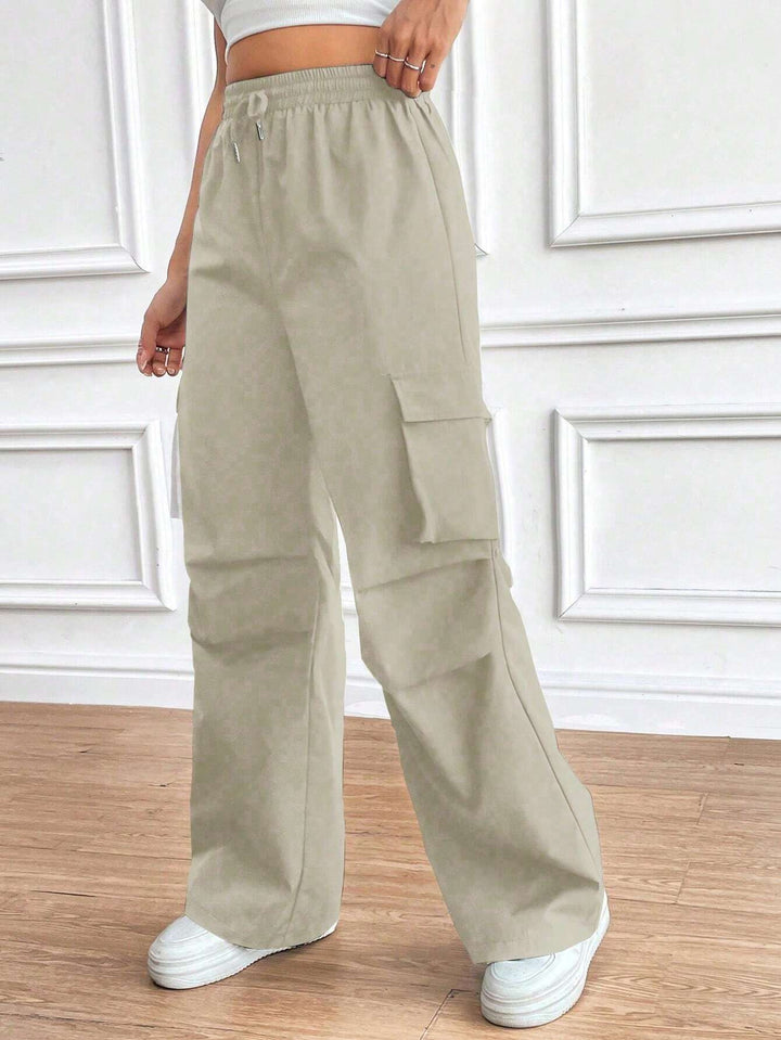 Women's Wide High-Waist Cargo Pants with Elastic Waistband and Large Flap Pockets Mune Fashion