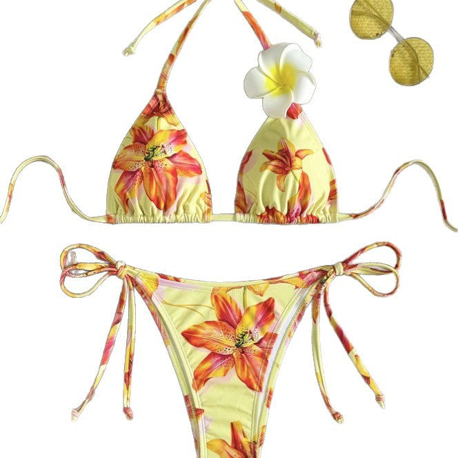 Women's triangle bikini with floral design and adjustable side ties Mune Fashion