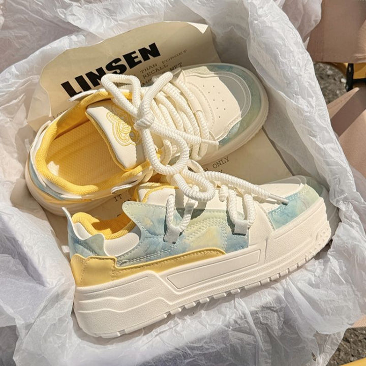 Ladies fashionable sneakers with innovative plateau design and breathable upper material hybrid structure Mune Fashion