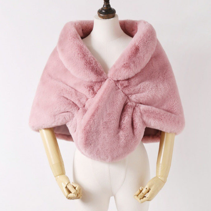 Women Elegant Faux Fur Stole in Capelet Cut Mune Fashion
