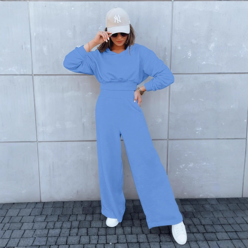 Women’s loungewear set with cropped v-neck sweater and high-waisted palazzo pants Mune Fashion