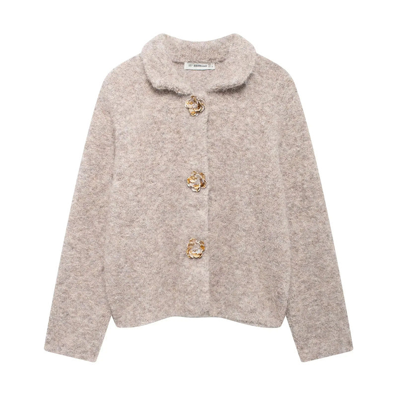 Women's short bouclé teddy jacket with decorative flower buttons, shirt collar, and boxy fit Mune Fashion