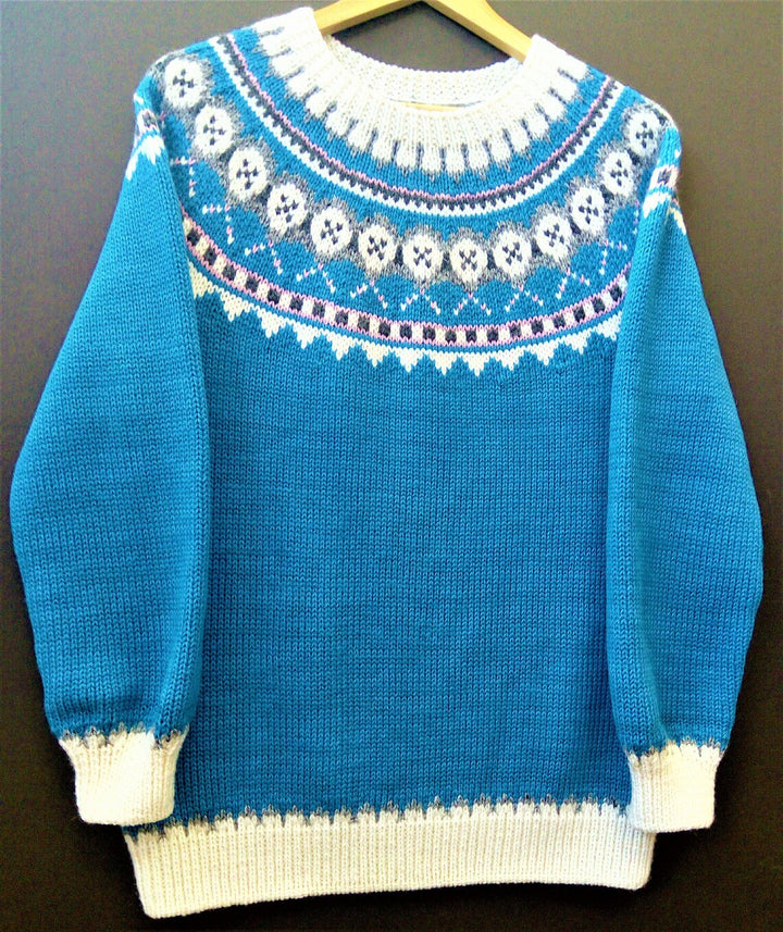 Women's Norwegian sweater made of wool blend with round neck and traditional Fair Isle yoke Mune Fashion