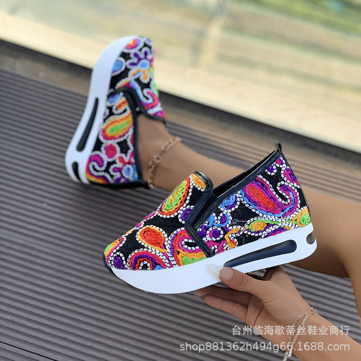 Women's fashionable Slip-On Sneakers with colorful embroidery design Mune Fashion