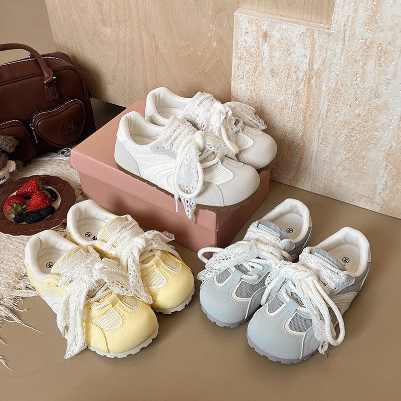 Women Sneaker with romantic lace-up system Mune Fashion