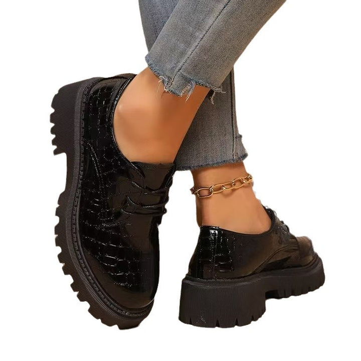 Women's patent oxford with croc embossing, thick tractor sole and padded insole Mune Fashion